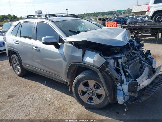 2022 TOYOTA RAV4 XLE 1