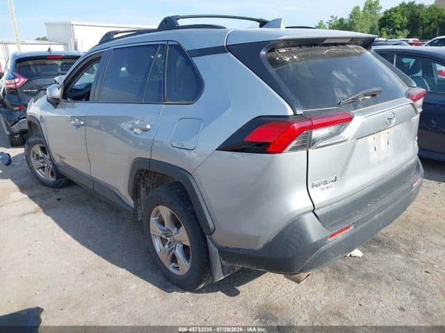 2022 TOYOTA RAV4 XLE 3