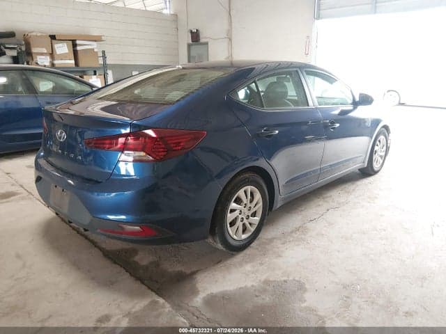 2019 HYUNDAI ELANTRA SE 4