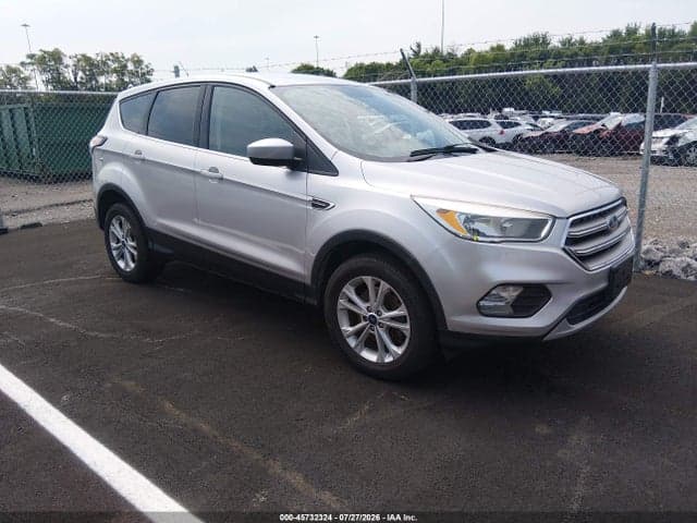 2017 FORD ESCAPE SE 1