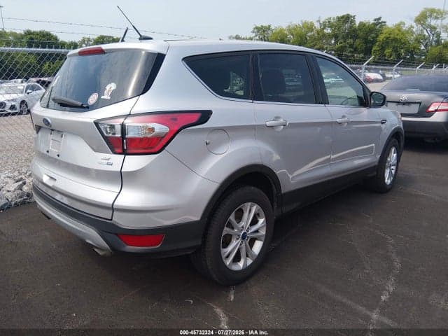 2017 FORD ESCAPE SE 4