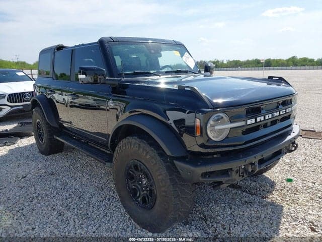 2022 FORD BRONCO OUTER BANKS 1
