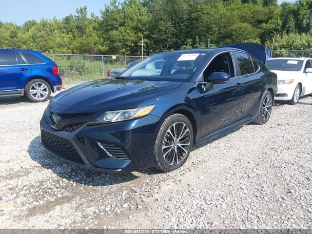 2020 TOYOTA CAMRY SE 2