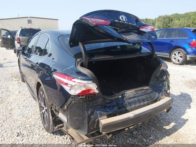 2020 TOYOTA CAMRY SE 6
