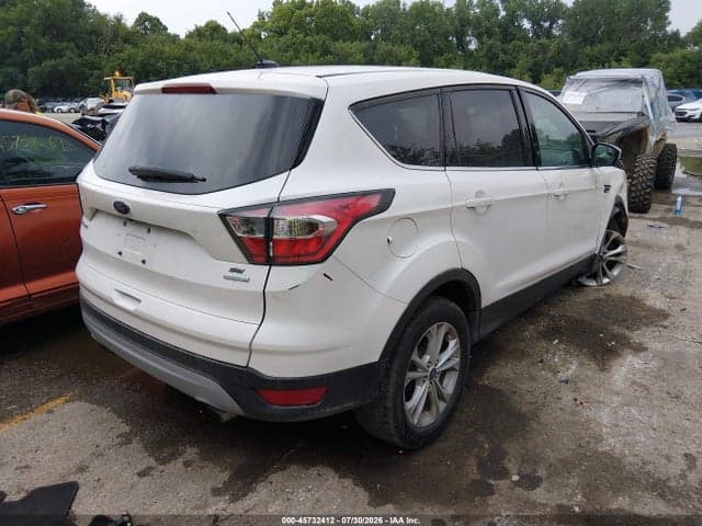 2017 FORD ESCAPE SE 4