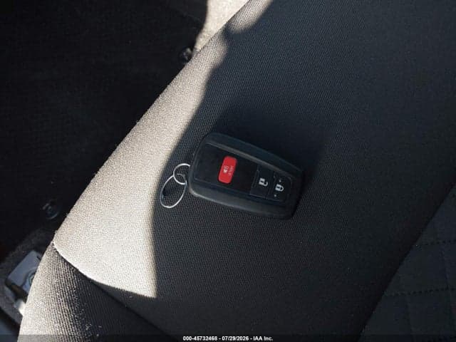2021 TOYOTA C-HR XLE 11
