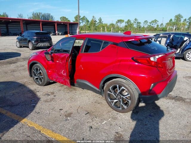 2021 TOYOTA C-HR XLE 3