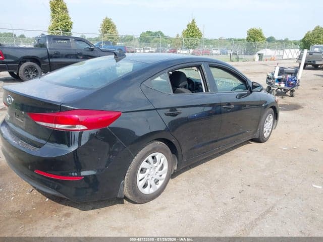 2018 HYUNDAI ELANTRA SE 4