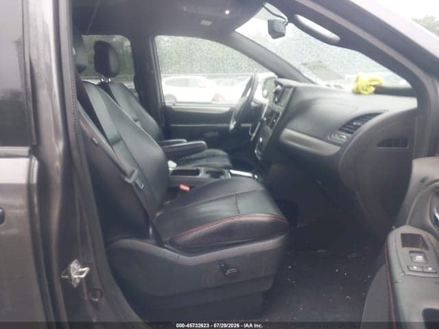 2017 DODGE GRAND CARAVAN GT 5