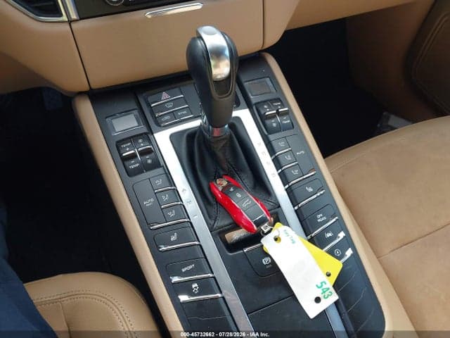 2018 PORSCHE MACAN 11