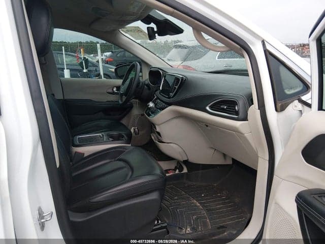 2023 CHRYSLER PACIFICA TOURING L 5