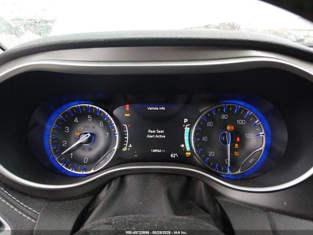 2023 CHRYSLER PACIFICA TOURING L 7