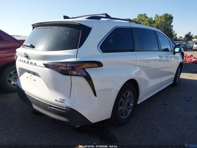 2023 TOYOTA SIENNA LE 4