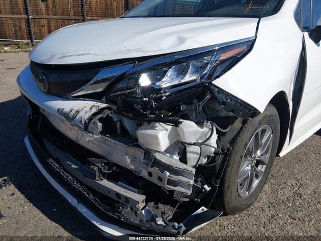 2023 TOYOTA SIENNA LE 6