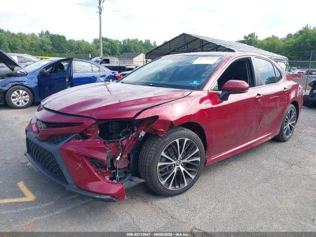 2018 TOYOTA CAMRY SE 2