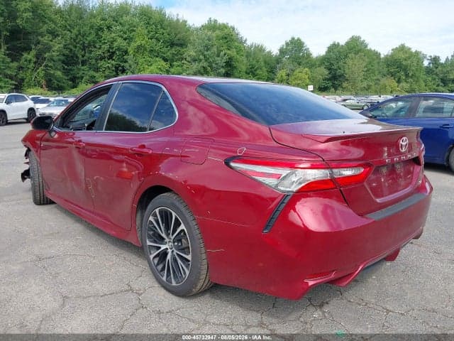 2018 TOYOTA CAMRY SE 3