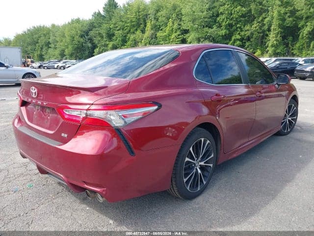2018 TOYOTA CAMRY SE 4