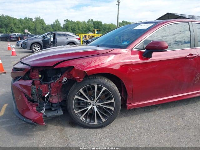 2018 TOYOTA CAMRY SE 6