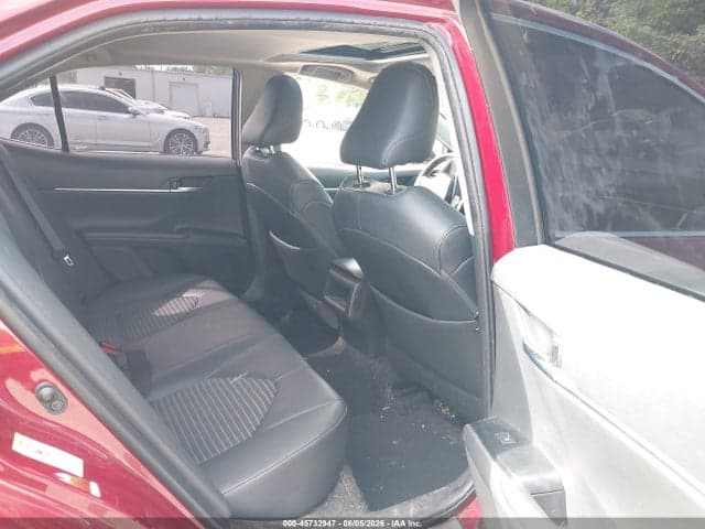 2018 TOYOTA CAMRY SE 8