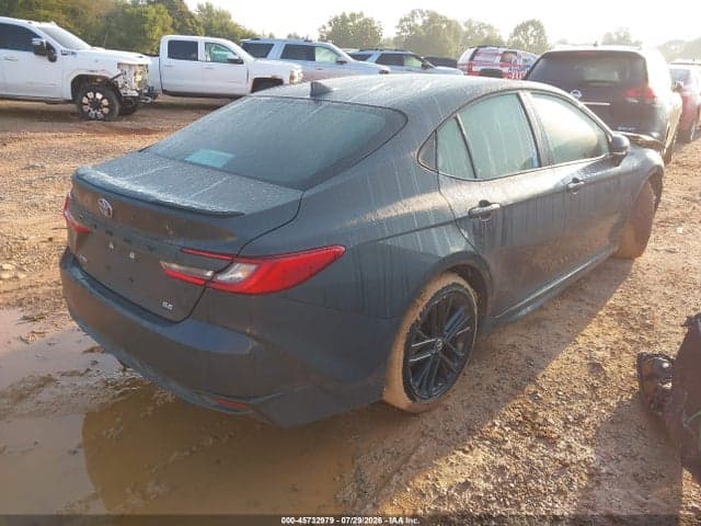 2025 TOYOTA CAMRY SE 4