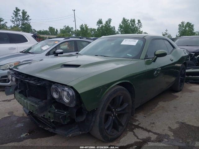 2018 DODGE CHALLENGER SXT 2