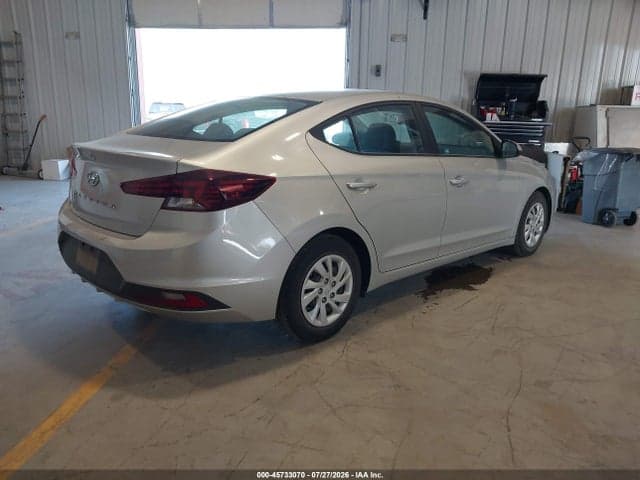2019 HYUNDAI ELANTRA SE 4