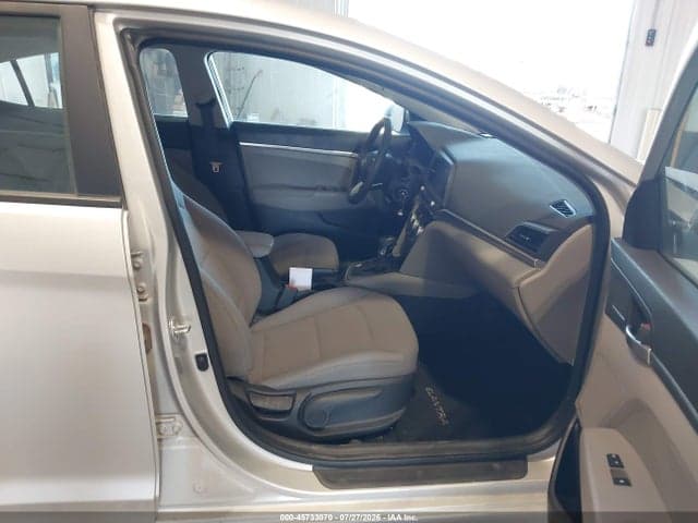 2019 HYUNDAI ELANTRA SE 5