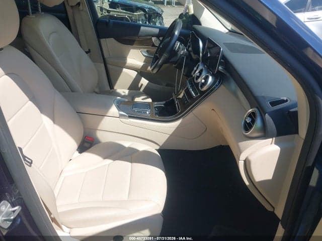 2020 MERCEDES-BENZ GLC 300 4MATIC 5