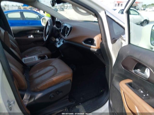 2017 CHRYSLER PACIFICA LIMITED 5