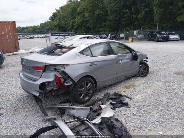 2017 HYUNDAI ELANTRA SE 4