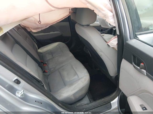 2017 HYUNDAI ELANTRA SE 8
