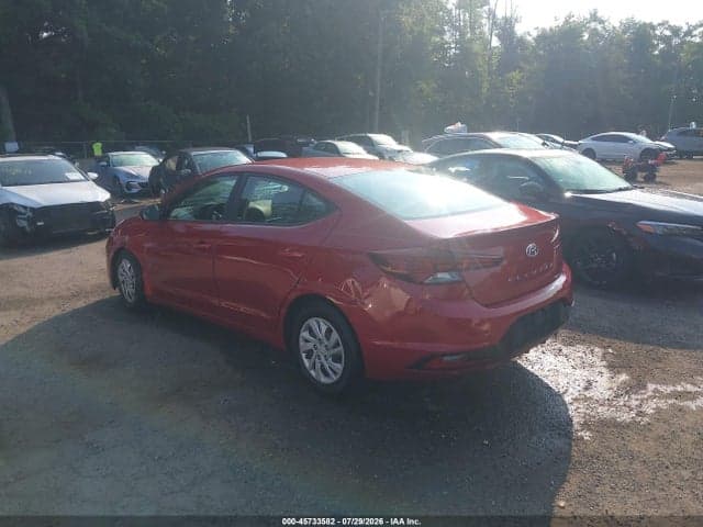 2019 HYUNDAI ELANTRA SE 3