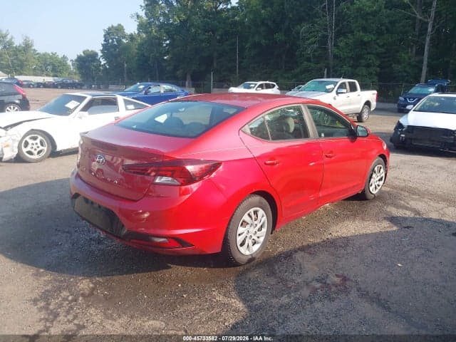 2019 HYUNDAI ELANTRA SE 4