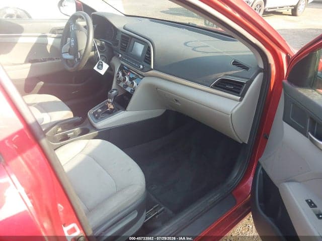2019 HYUNDAI ELANTRA SE 5