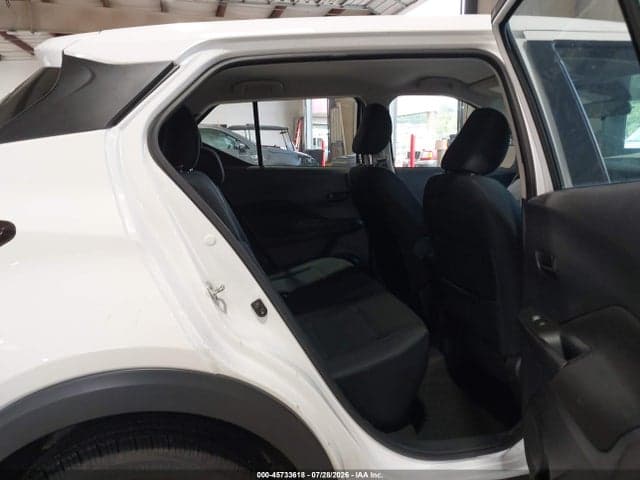 2024 NISSAN KICKS S XTRONIC CVT 8