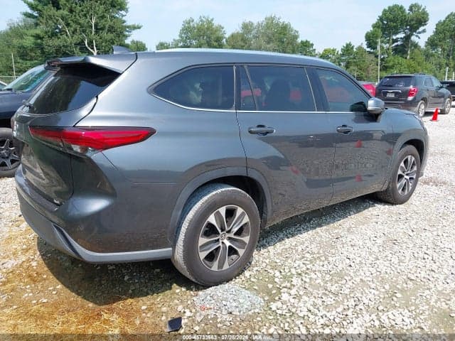 2020 TOYOTA HIGHLANDER XLE 4