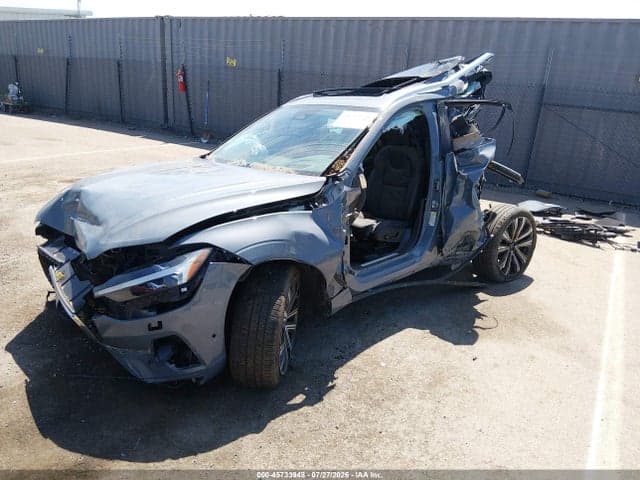 2023 VOLVO XC60 B5 ULTIMATE BRIGHT THEME 2