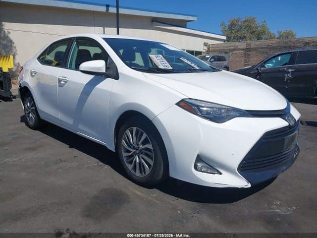 2018 TOYOTA COROLLA XLE 1