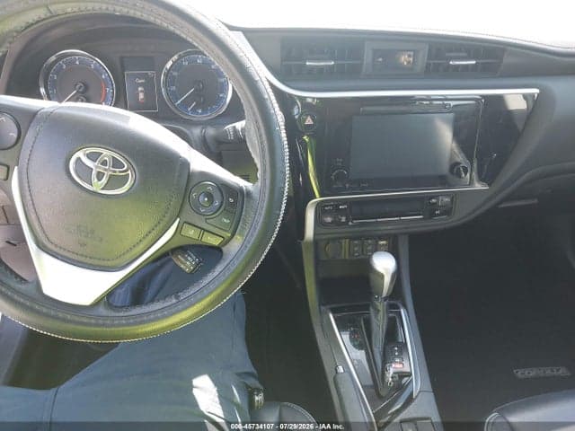 2018 TOYOTA COROLLA XLE 11