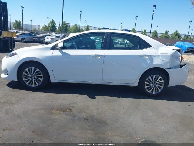 2018 TOYOTA COROLLA XLE 14