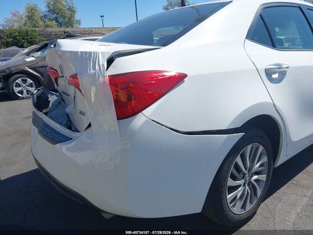 2018 TOYOTA COROLLA XLE 17