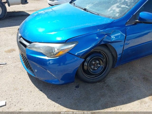 2017 TOYOTA CAMRY SE 6
