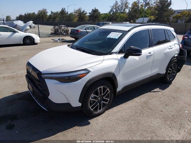 2026 TOYOTA COROLLA CROSS XLE 2