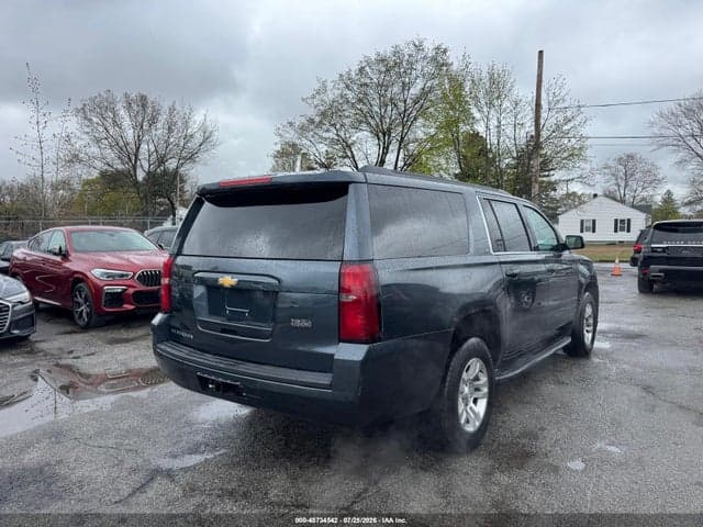 2019 CHEVROLET SUBURBAN LT 4