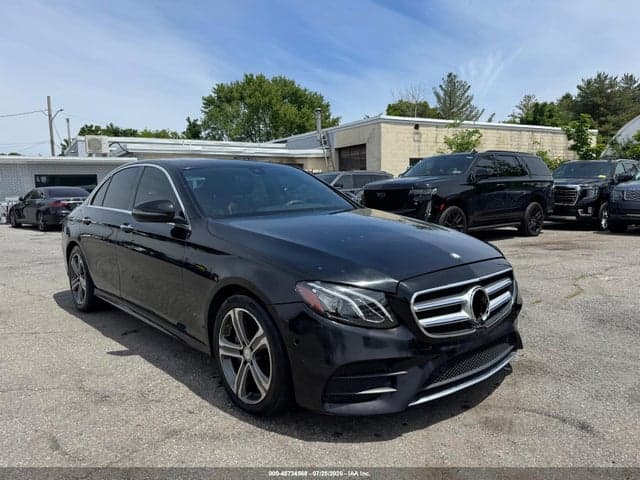 2017 MERCEDES-BENZ E 300 1