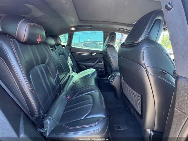 2018 MASERATI LEVANTE S GRANSPORT 6