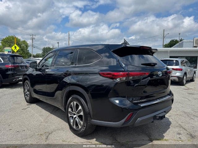 2021 TOYOTA HIGHLANDER HYBRID XLE 3