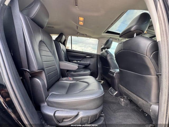 2021 TOYOTA HIGHLANDER HYBRID XLE 6