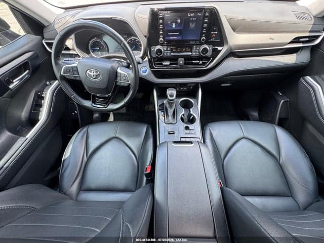 2021 TOYOTA HIGHLANDER HYBRID XLE 8