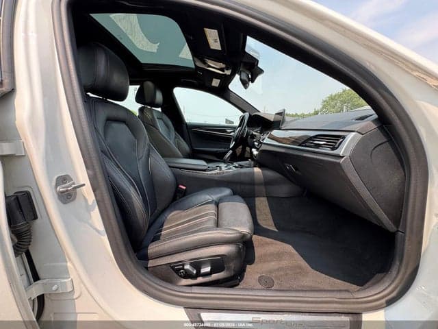 2020 BMW 530 XI 5